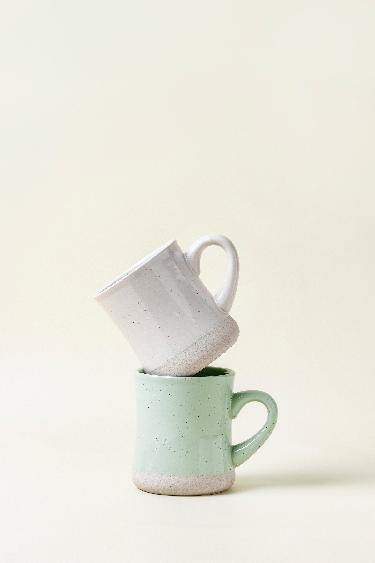 Elegant Sandstone Mug - Green/White, Durable & Stylish