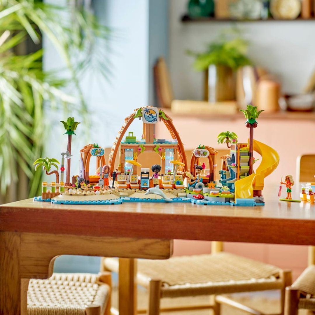 LEGO Friends Family Vacation Beach Resort