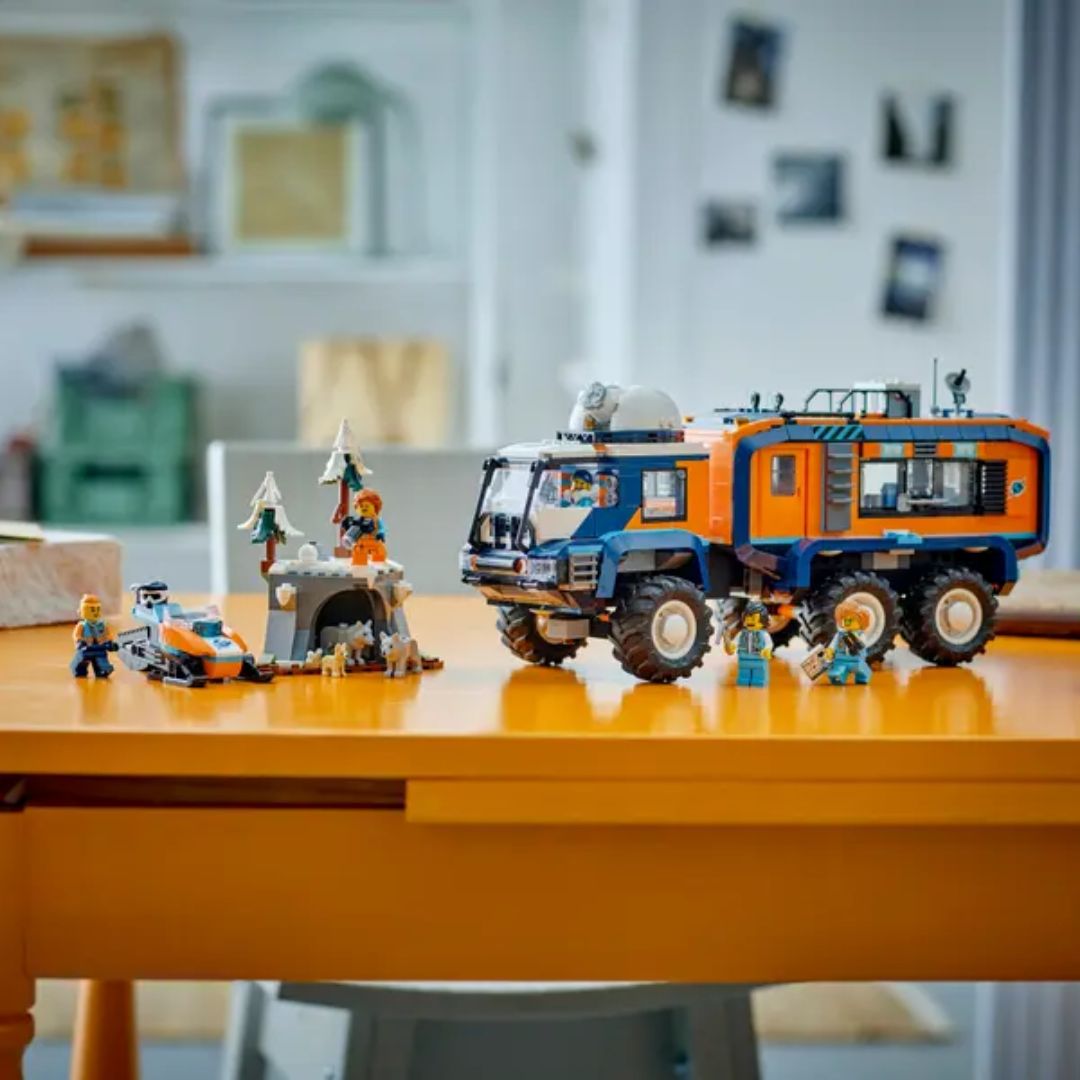 LEGO City Arctic Explorer Science Lab Truck