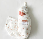 Lulujo Birth Announcement Hat & Swaddle Blanket Set (Daisies)