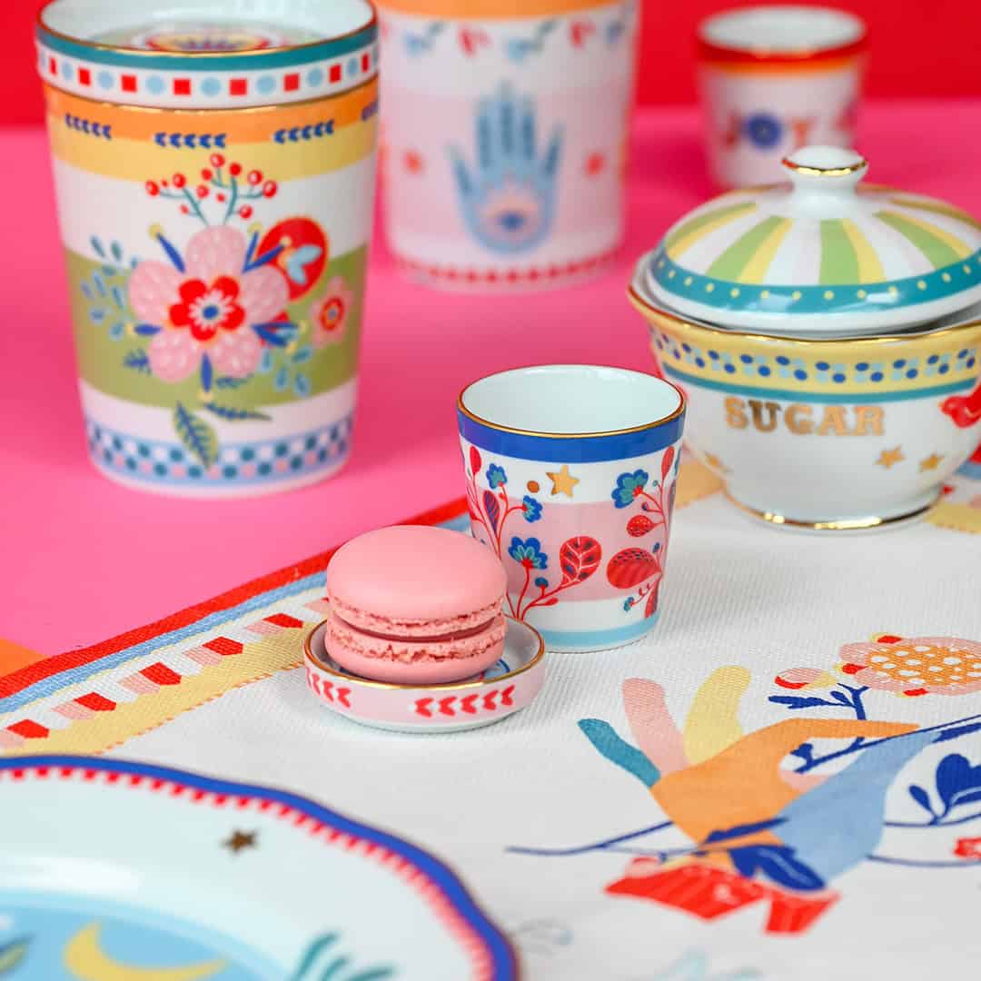 CUP WITH LID/SAUCER HAND