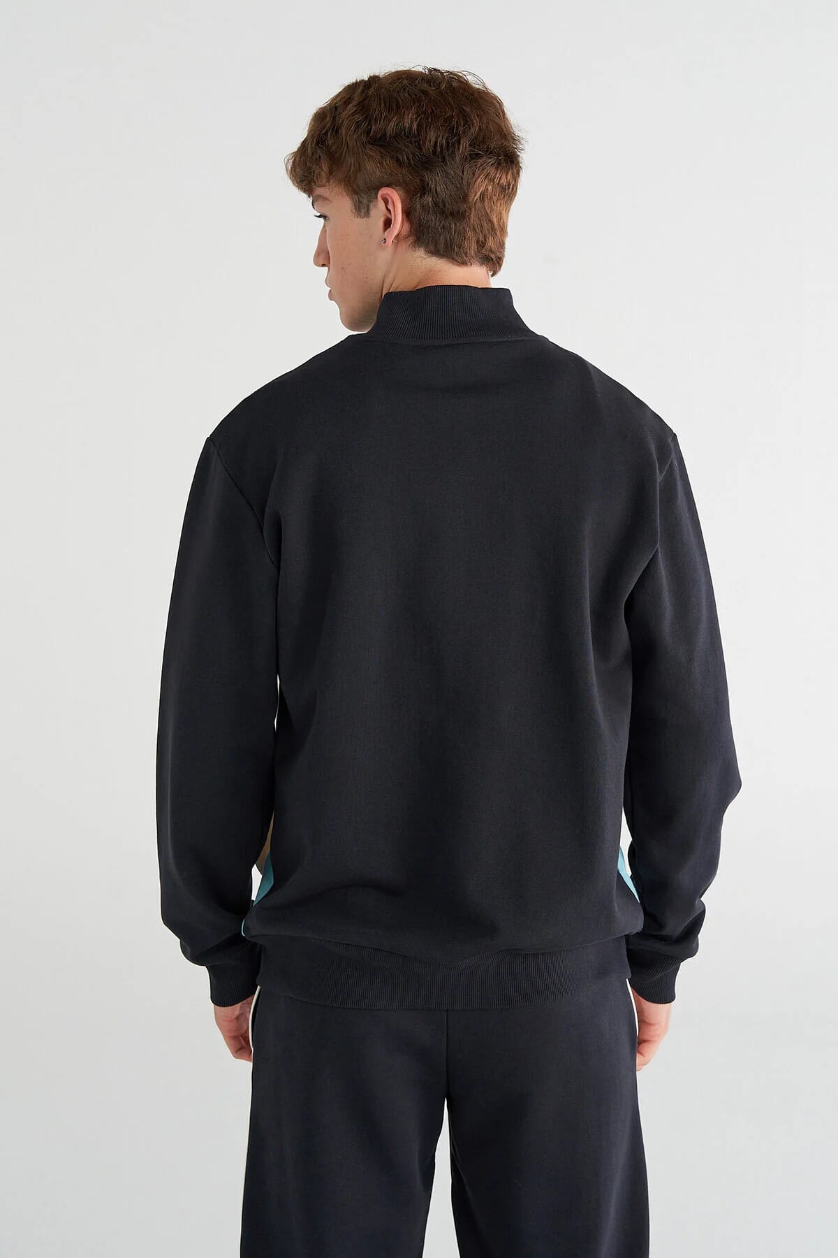 HUMMEL- HMLTREVOR ZIP JACKET