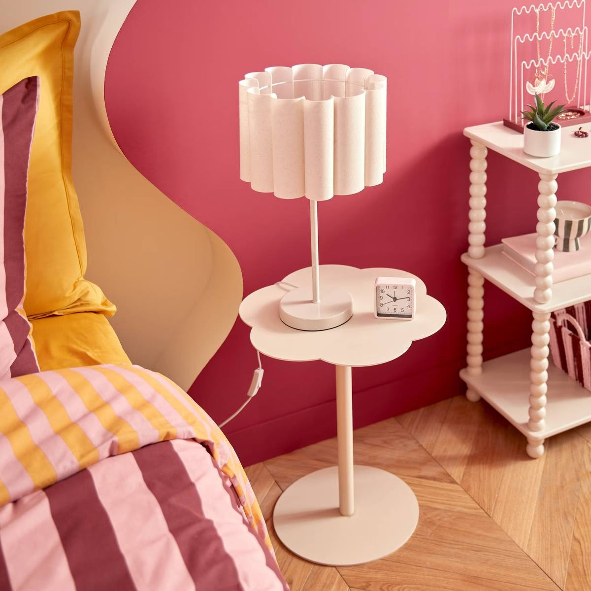 Side Table "Fiora" - Flower-shaped Steel Side Table, D43 x H50.5 cm