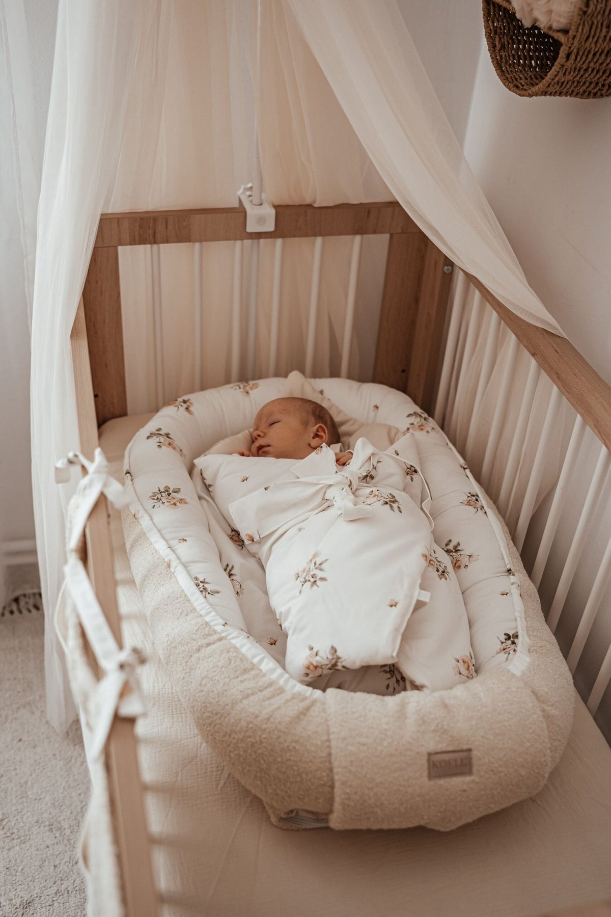 KOELL: Baby Cocoon Nest - Tea Roses Collection