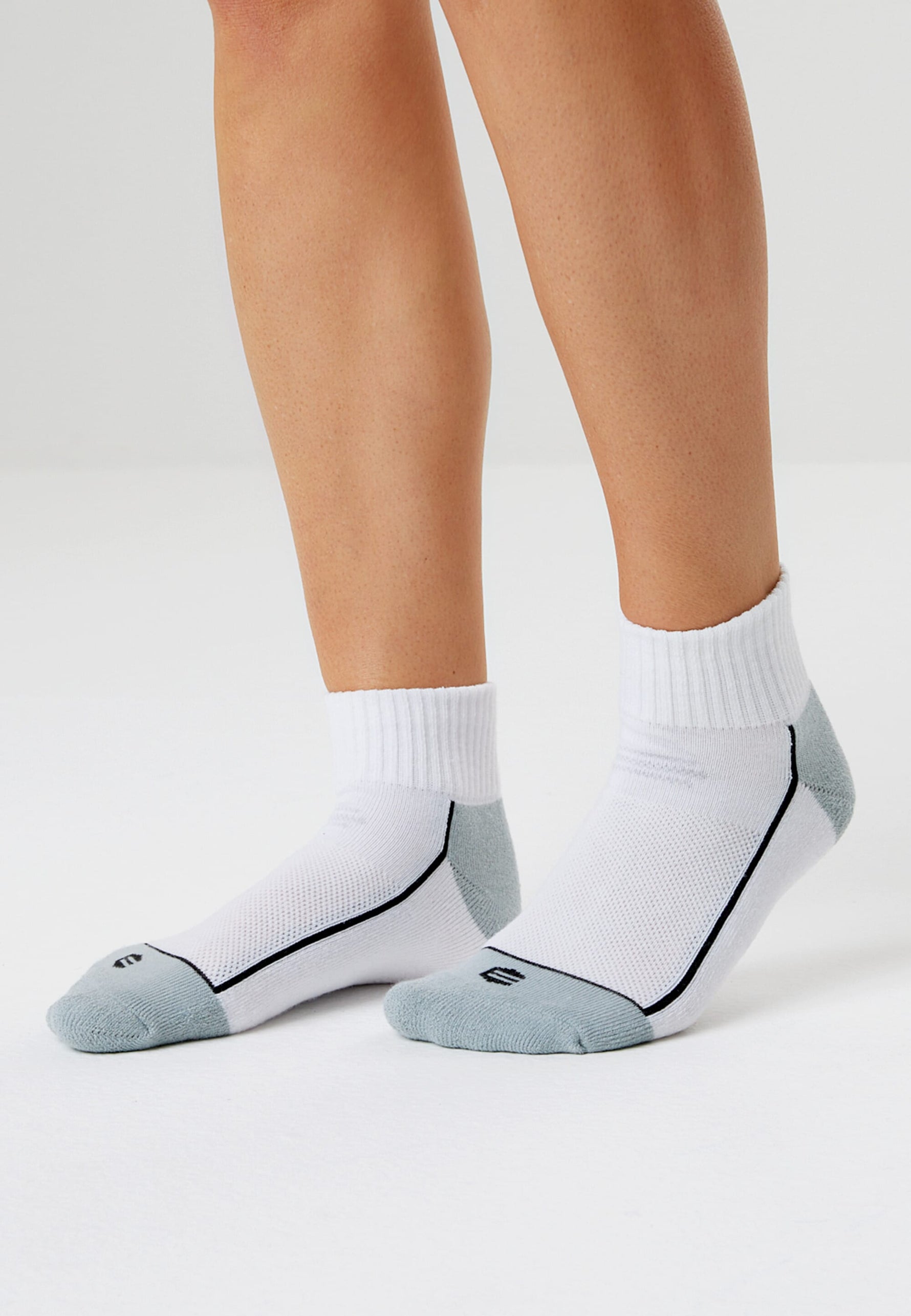 ENDURANCE AVERY QUARTER SOCKS 3-PACK