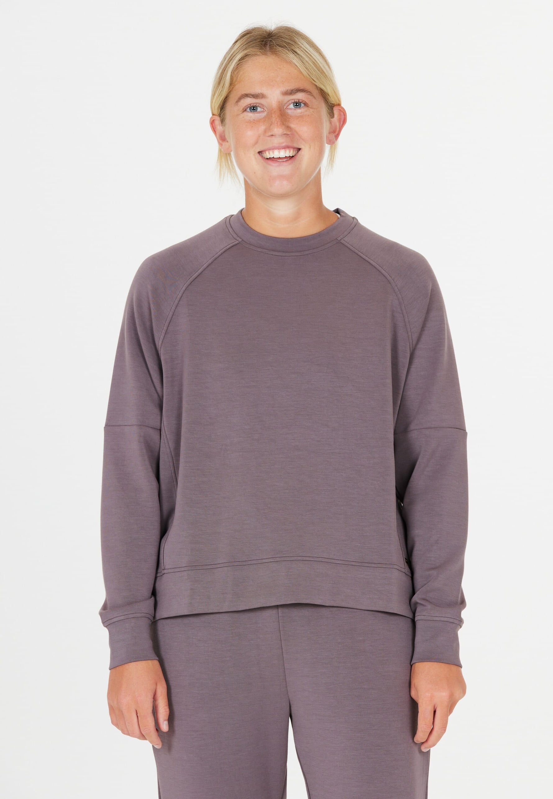 ATHLECIA JACEY W CREW NECK