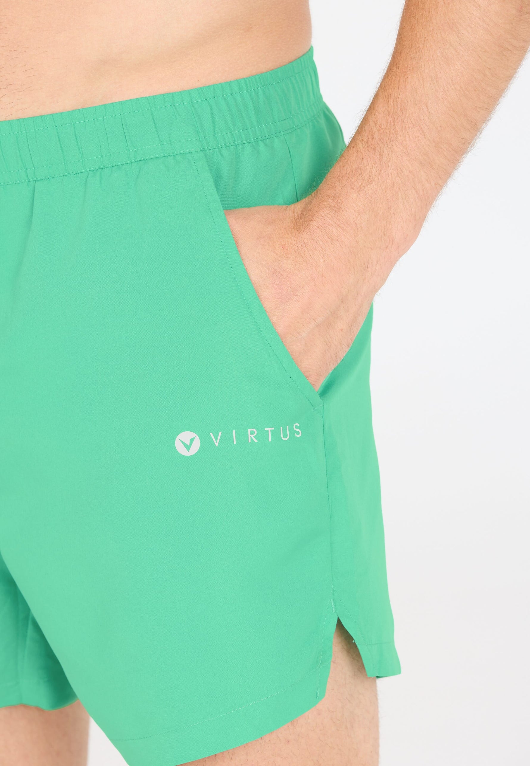 VIRTUS Smither M Board Shorts
