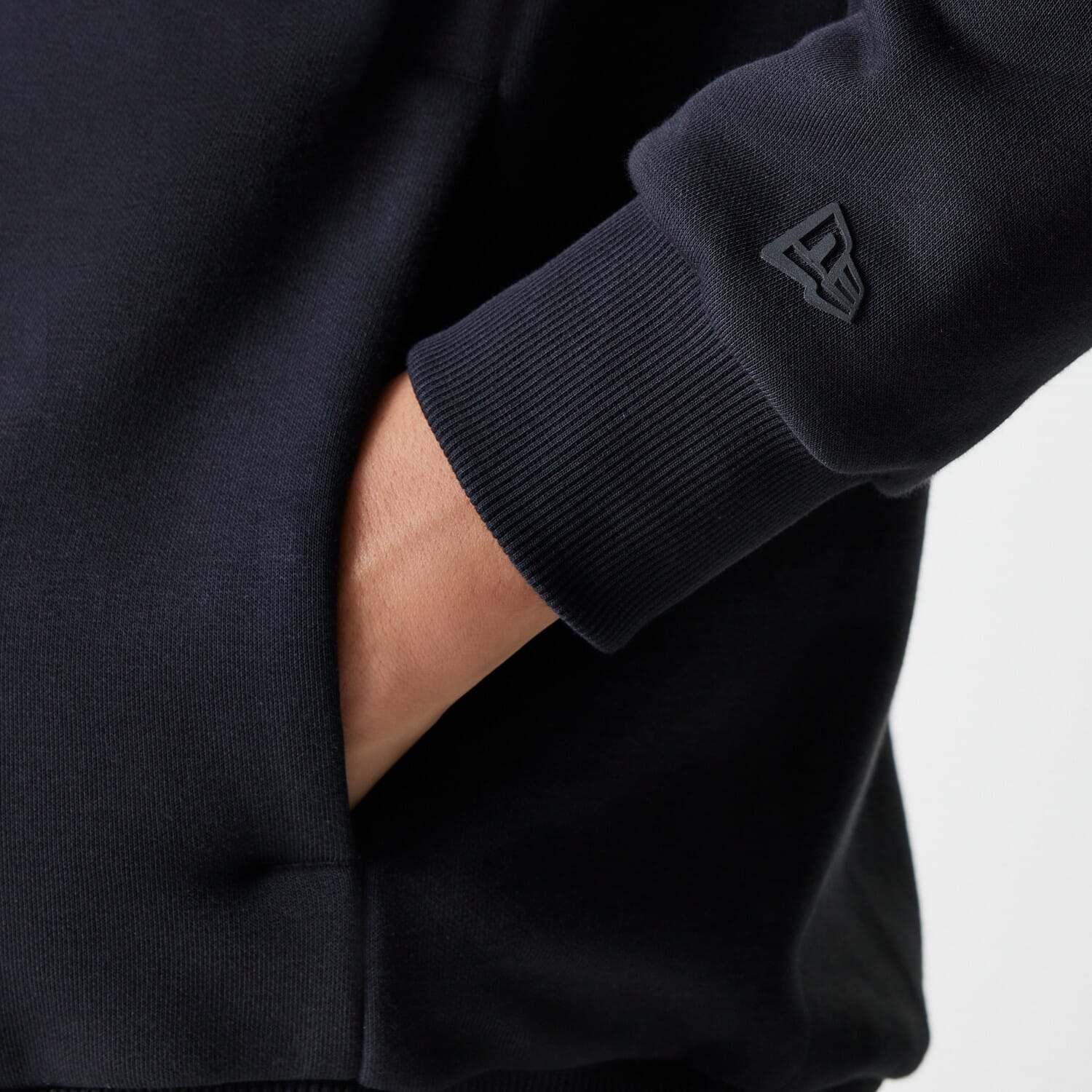 NEW ERA NE TECH HOODIE NEWERA  BLK
