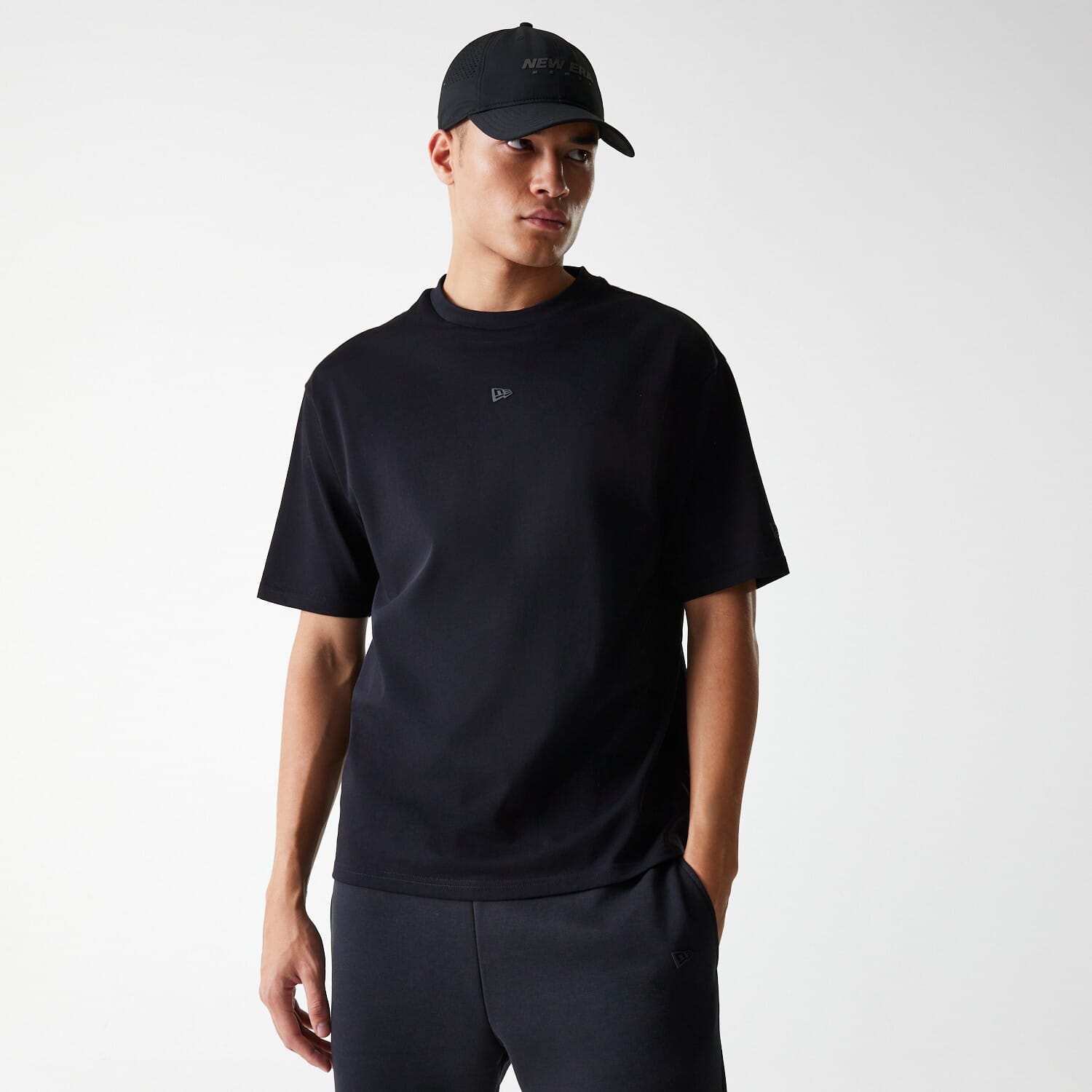 NEW ERA NE TECH OS TEE NEWERA BLK