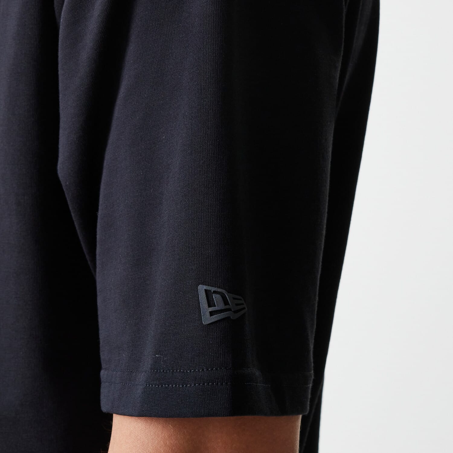 NEW ERA NE TECH OS TEE NEWERA BLK