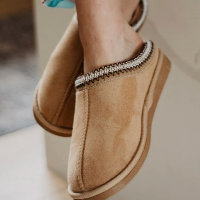 Sand Embroidered Slippers