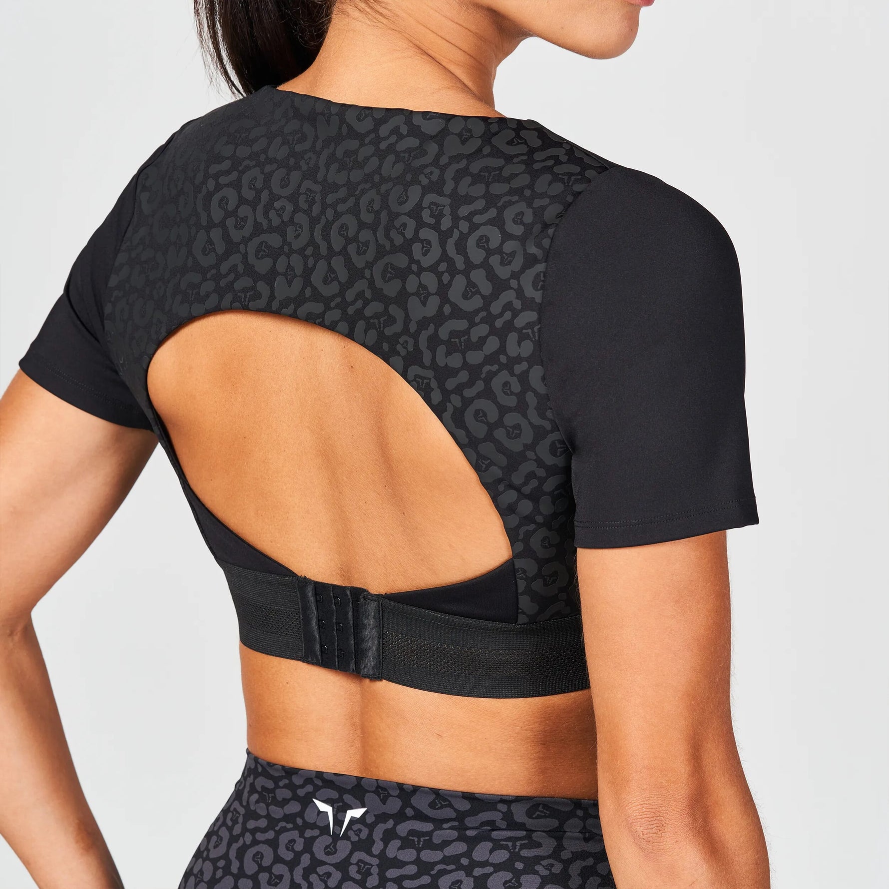 SQUATWOLF HIGH IMPACT BUILT-IN BRA TOP