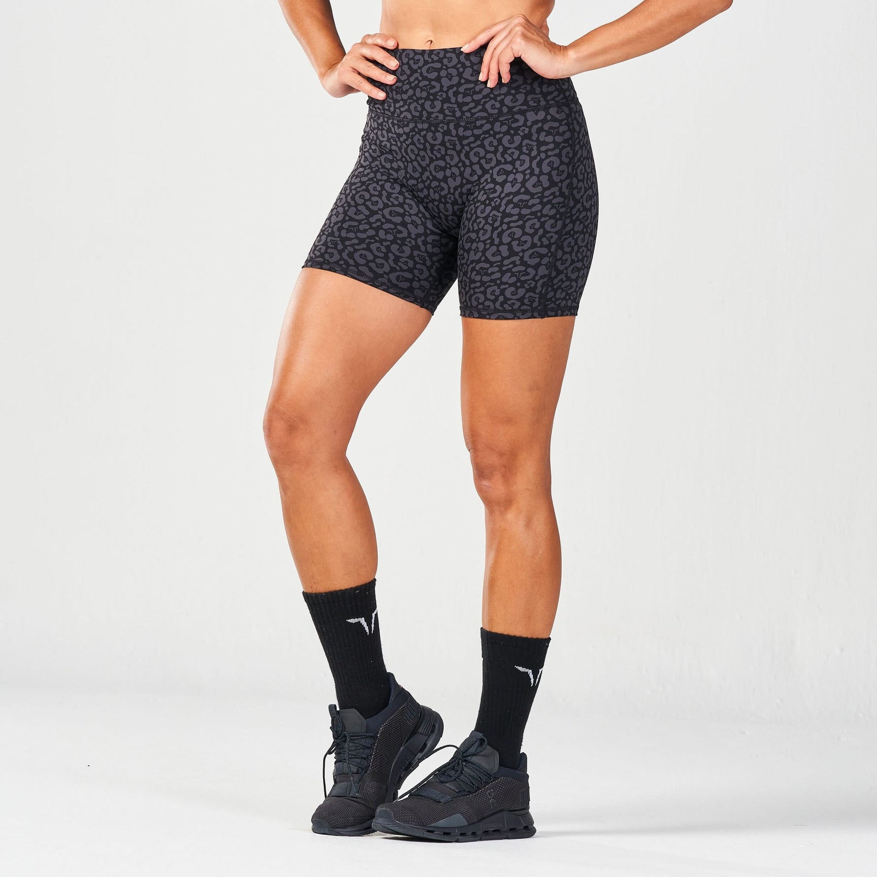 SQUATWOLF UNTAMED 5" BIKER SHORTS