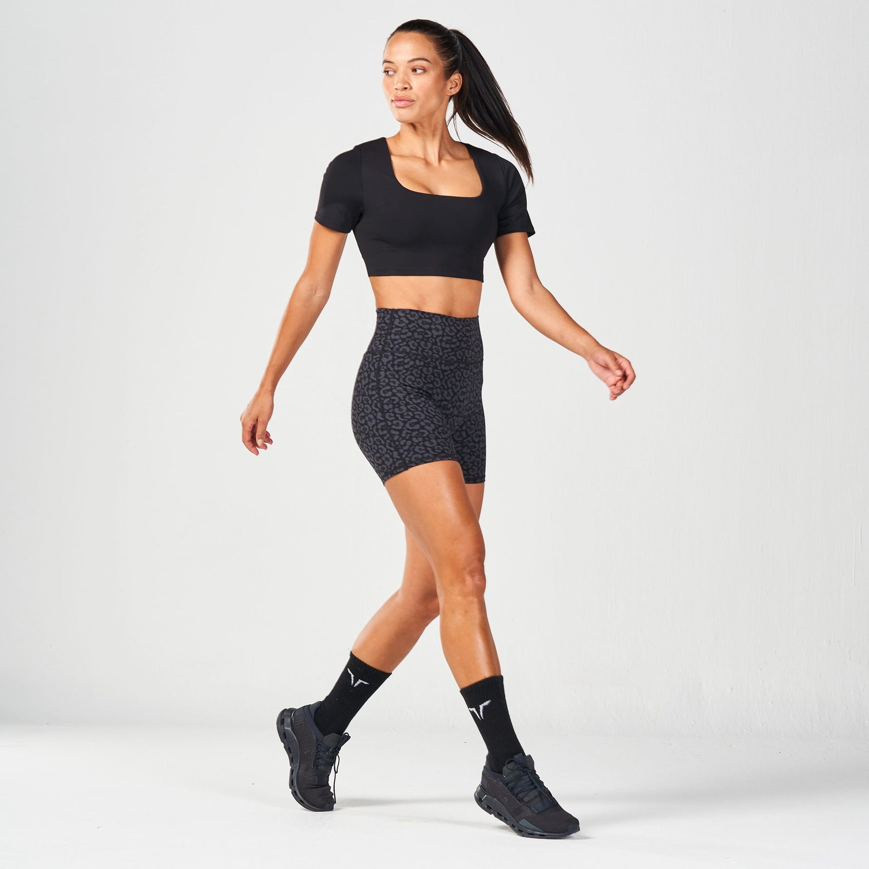 SQUATWOLF UNTAMED 5" BIKER SHORTS