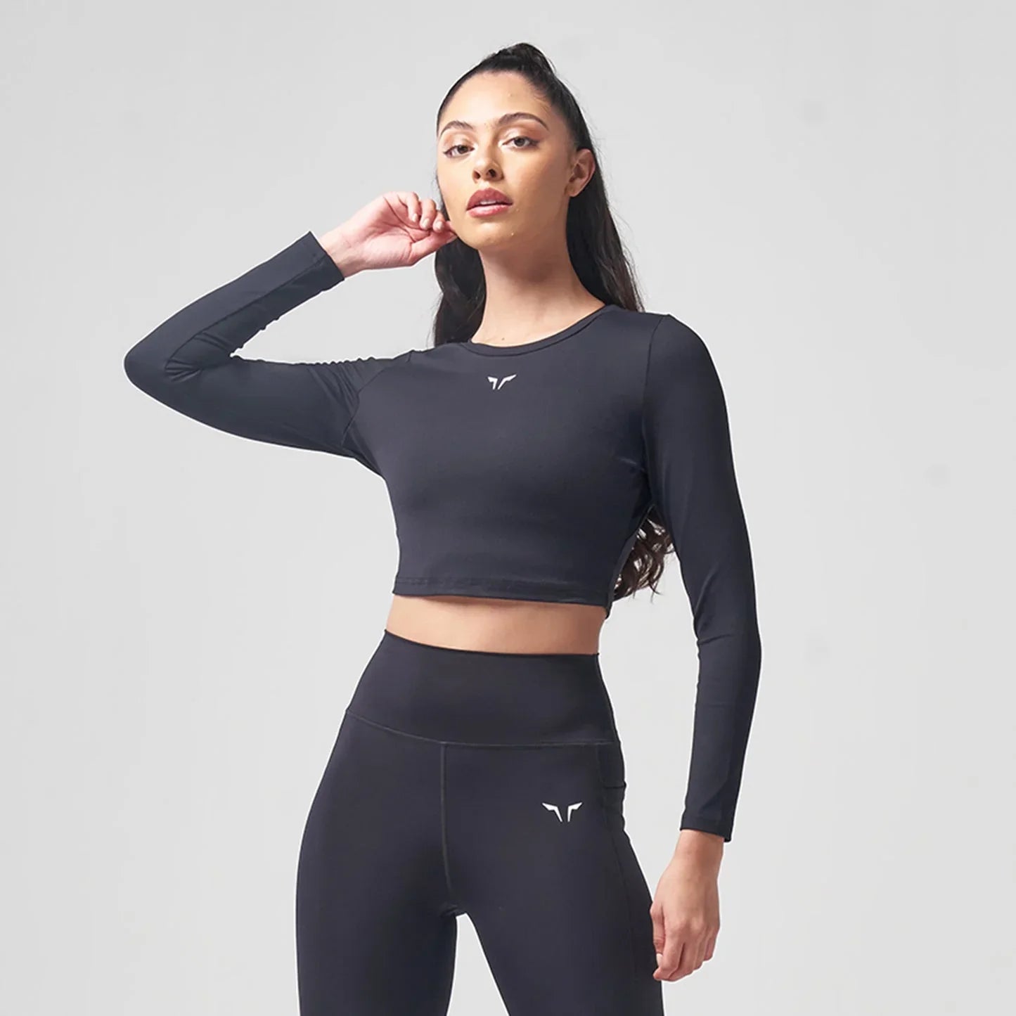 SQUATWOLF ESSENTIAL FULL SLEEVES CROP TOP