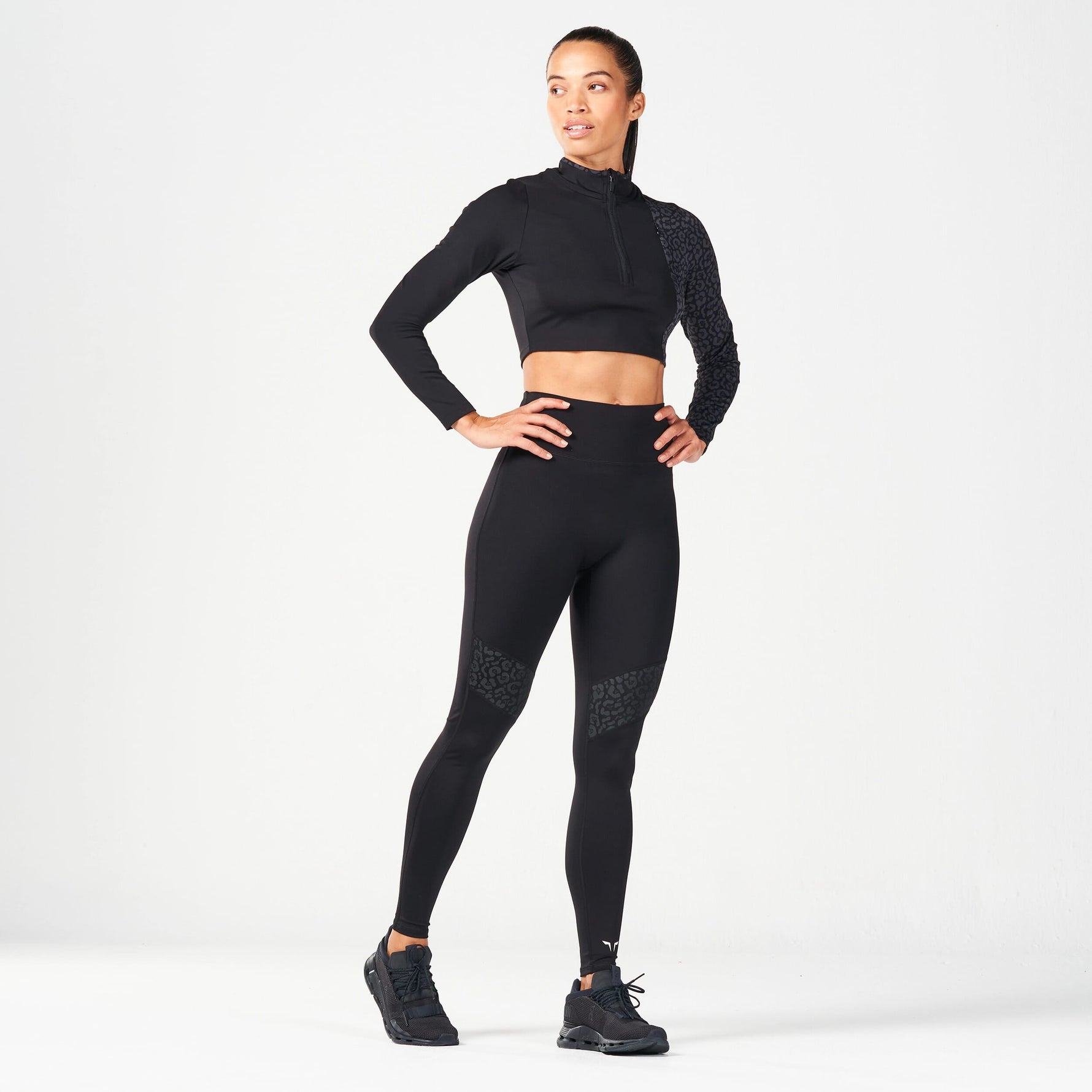 SQUATWOLF QTR ZIP SERPENT TOP