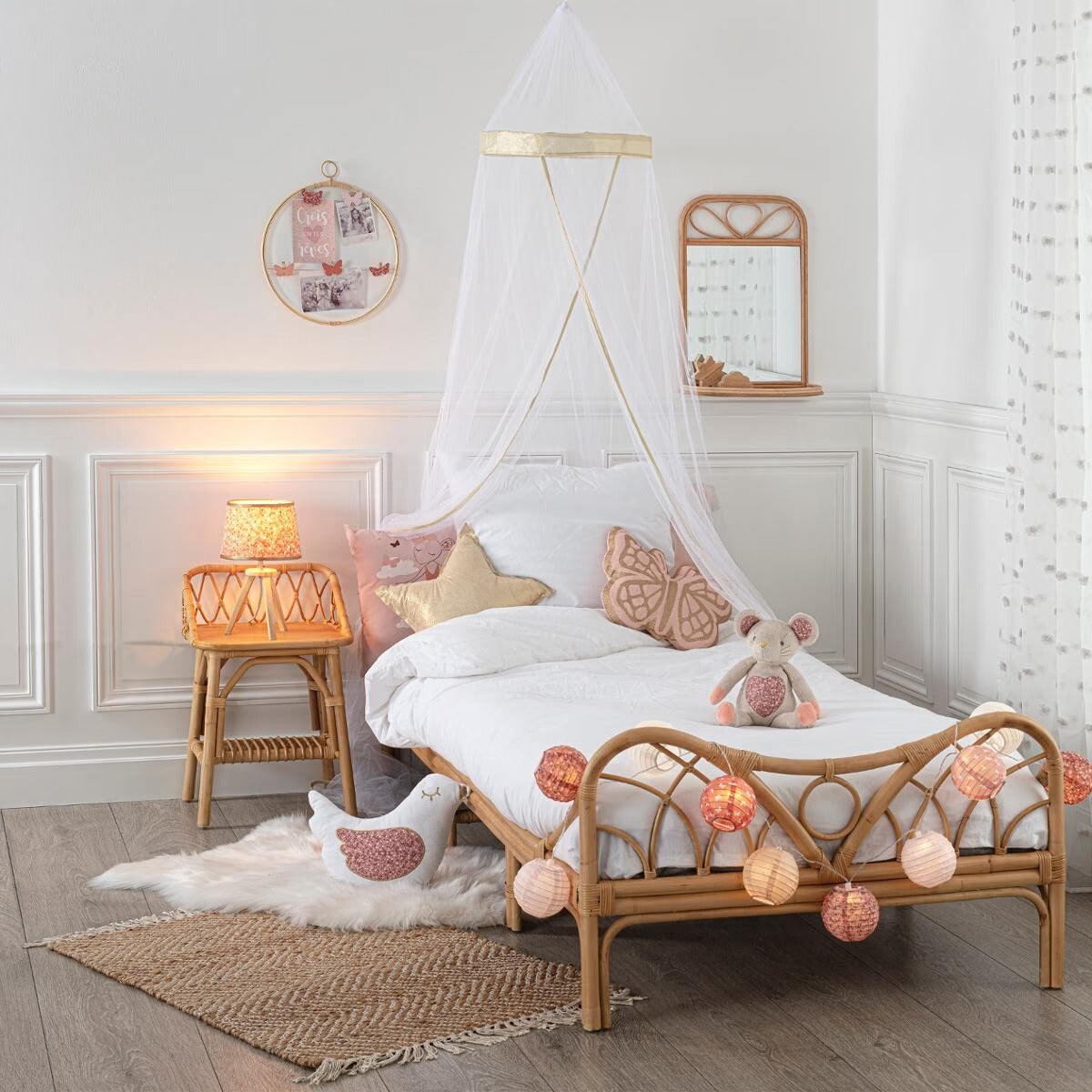 Rattan Bed