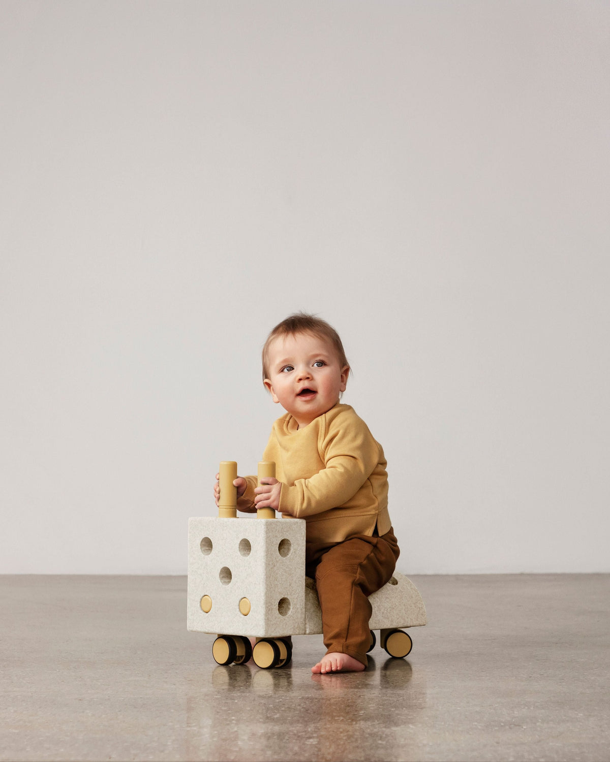 MODU Tiny Ride-Sand Grey / Honey Yellow