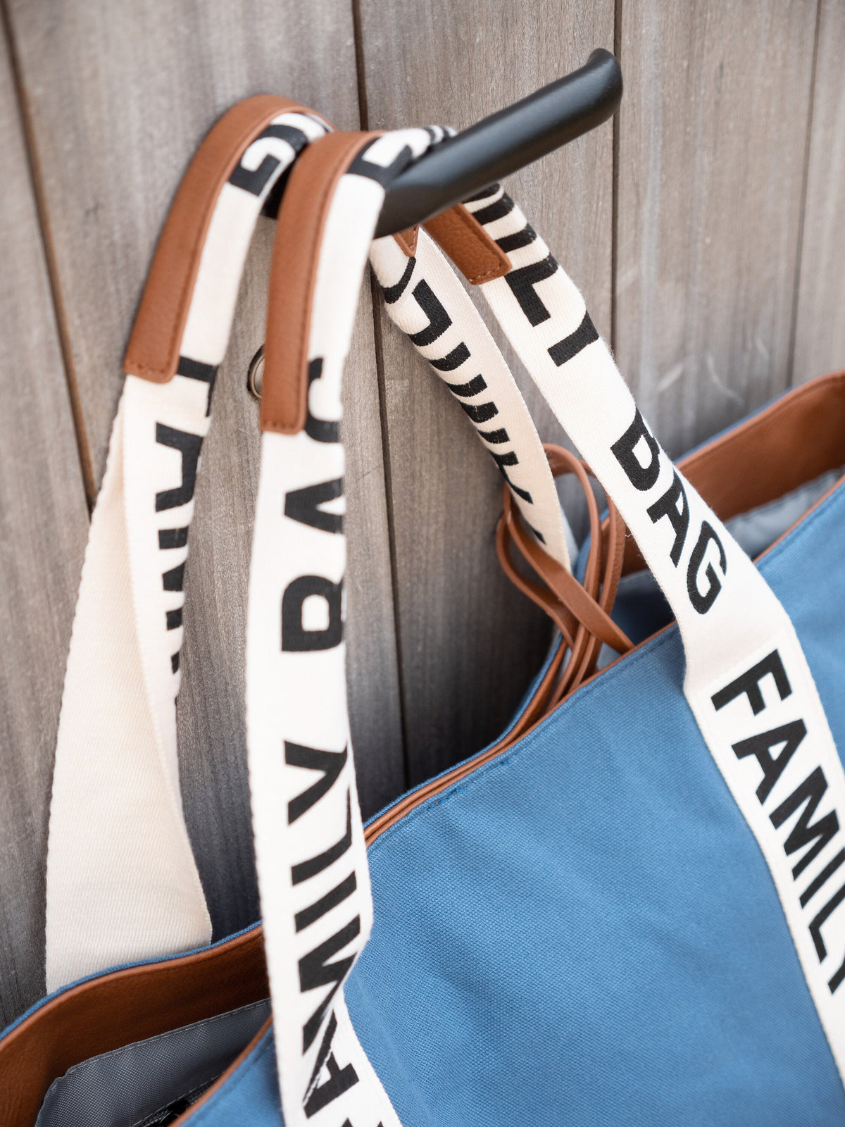 Family Bag Signature